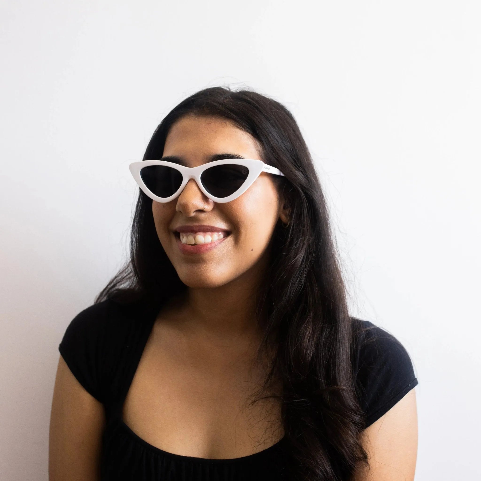 Lunettes de soleil blanches pour femmes en forme d'œil de chat